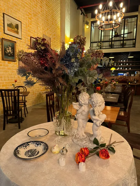 Le Coucou Restaurant