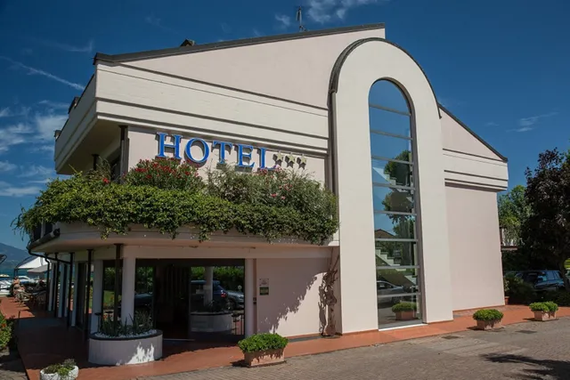 Yachting Hotel Mistral Sirmione