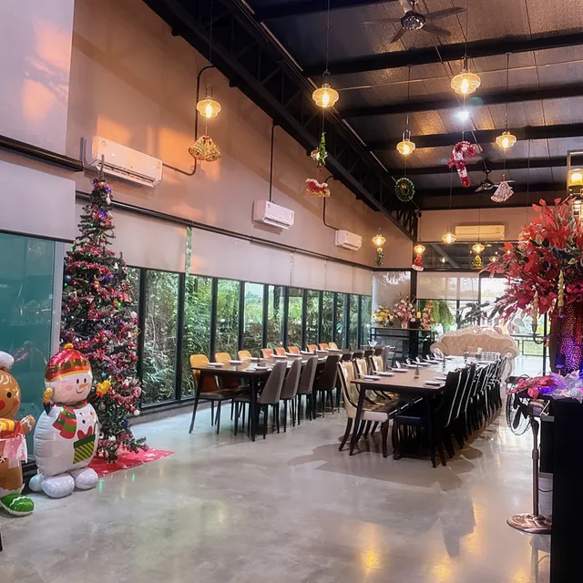 P-river Cafe & Restaurant