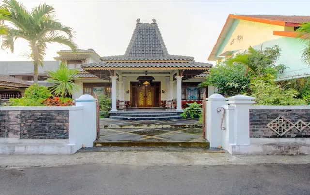OYO 1650 Griya Joglo Homestay