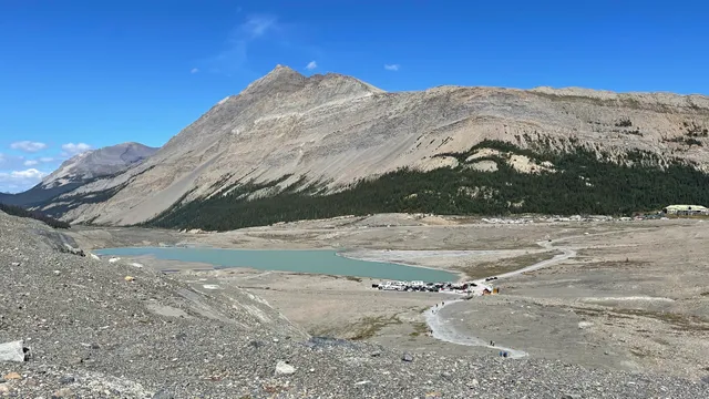 Athabasca Glacier Trail