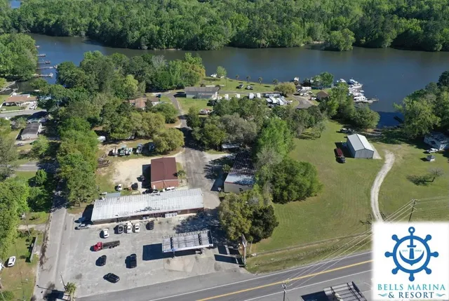 Bells Marina & Resort