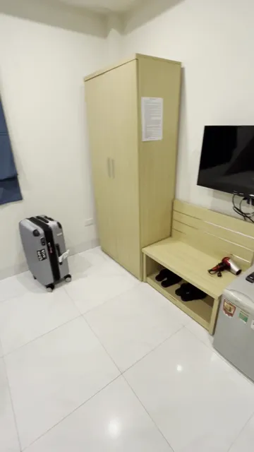 Holiday Center Hotel