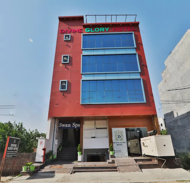 Divine Glory Hotel