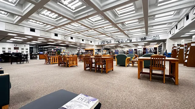 Glendora Public Library