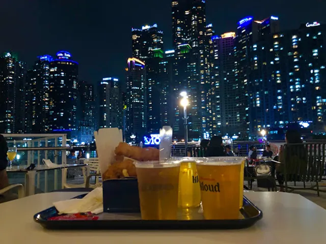 Fingers & Chat Dining Pub