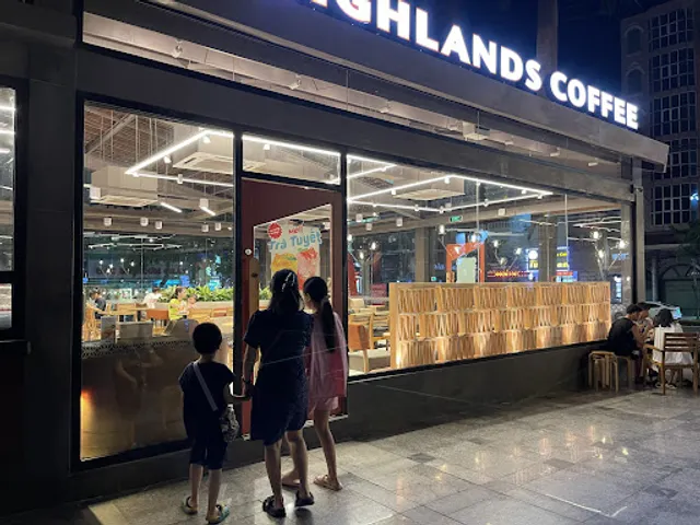 Highland Coffee - The Vissai Hotel