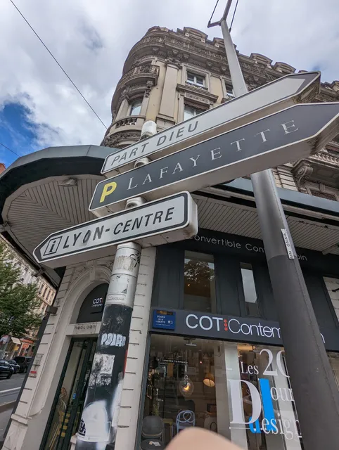 Cot Contemporain Lyon