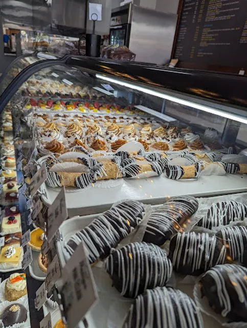 Merengue Bakery & Cafe