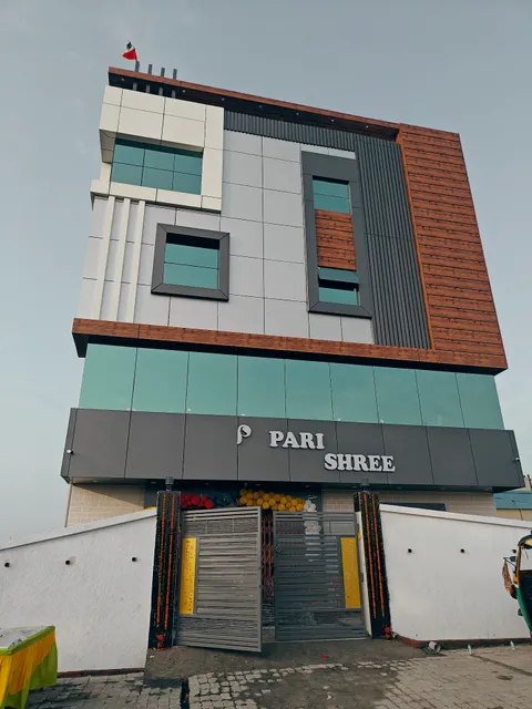 Super OYO Flagship Hotel Pari Shree