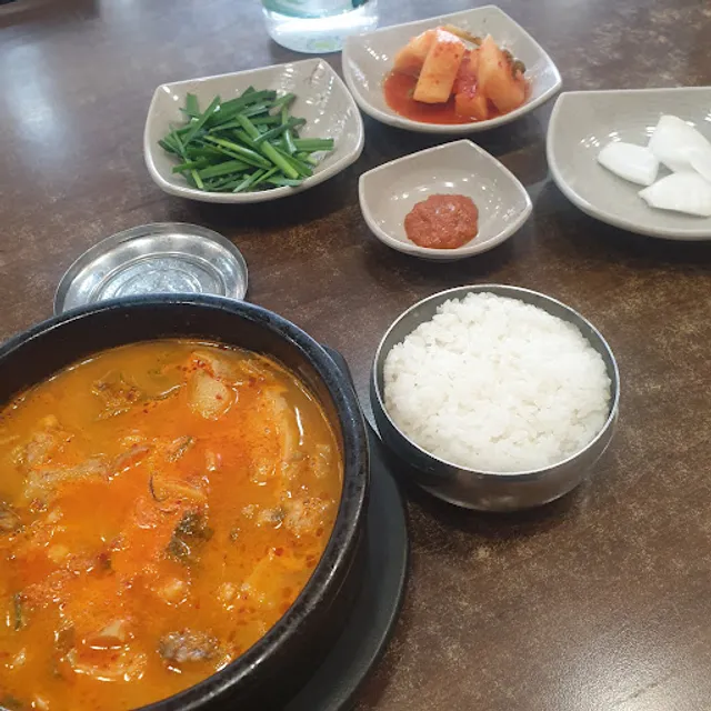 신의주찹쌀순대 영종하늘도시점