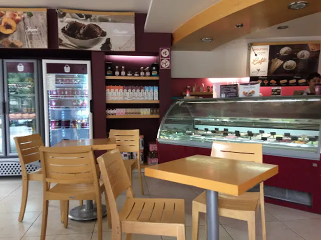 585 Santa Clara Amores, Heladería y Cafetería