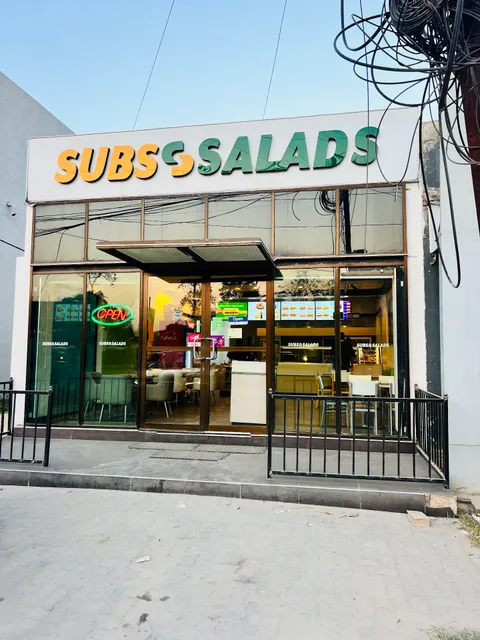 Subs&Salads
