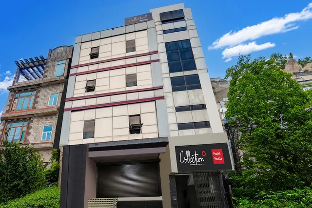 Super Collection O Sector 110 Noida