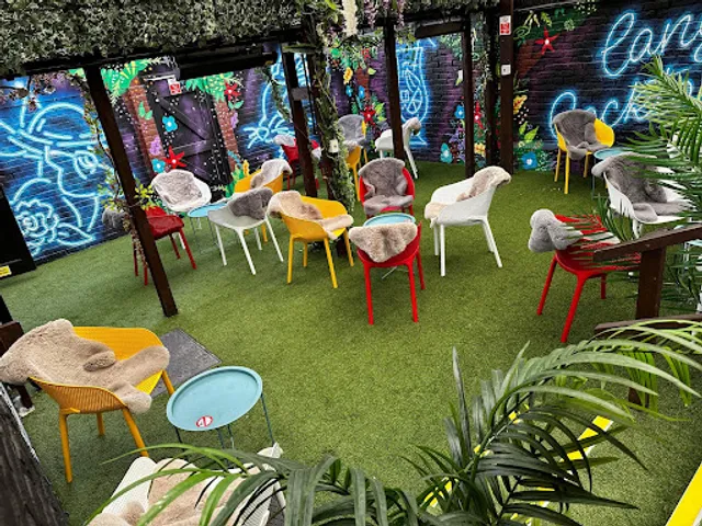 Lang's Bar & Cocktail Lounge