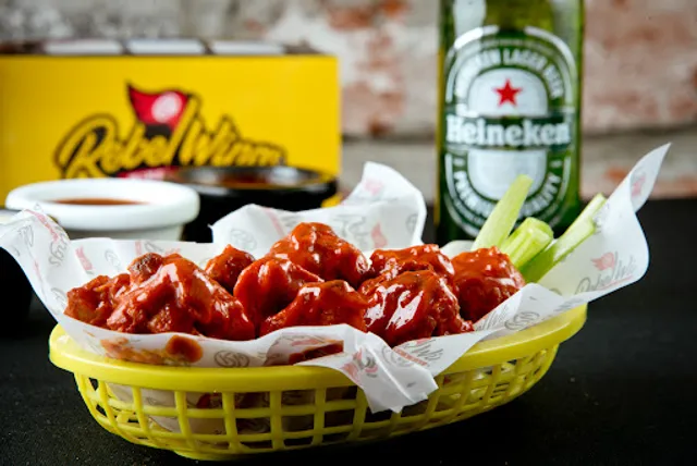 Rebel Wings Galerías Toluca