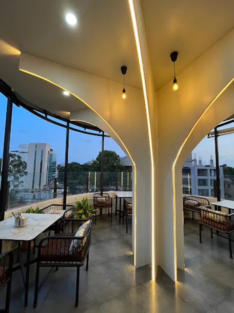 Charlies Deck | Best Cafe In Nashik