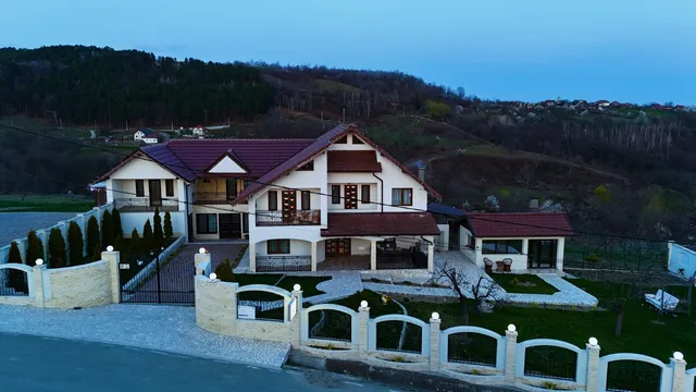 Pensiunea La Poalele Muntelui