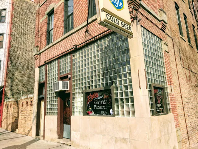 Phyllis’ Musical Inn