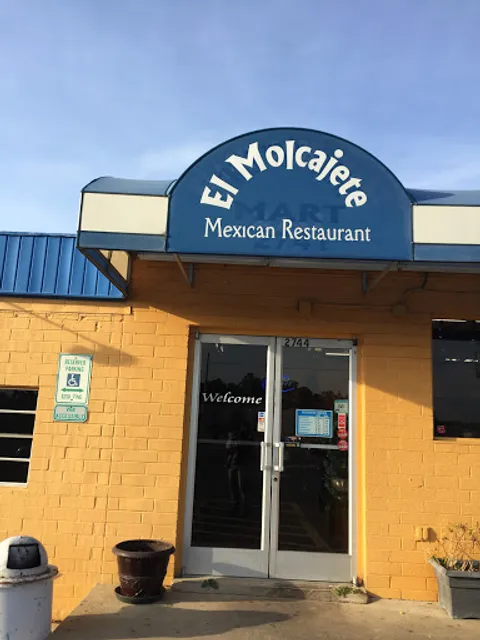 El Molcajete Restaurant
