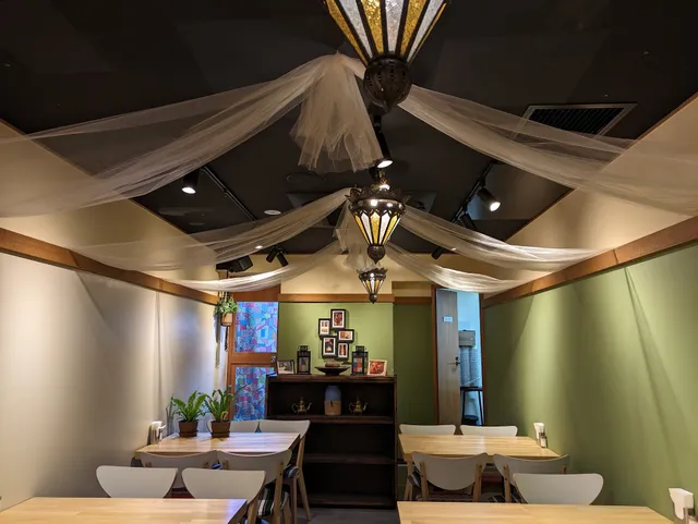 Seven Hills Express, Halal food