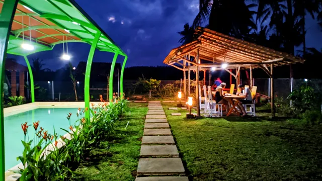 Wooden Kemiren Homestay & Tour