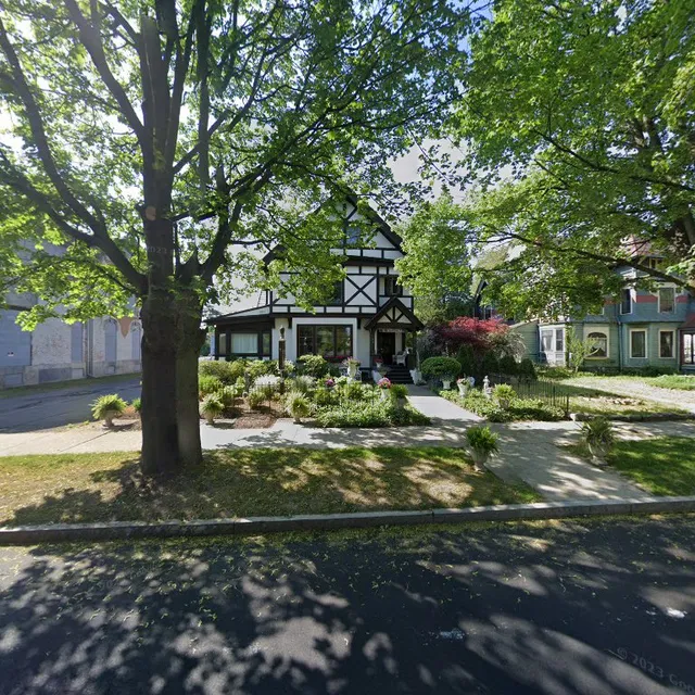 Strauss H Clothiers Men's