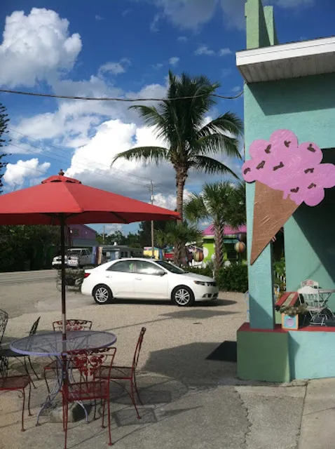 Great Licks Ice Cream Shop / CW Fudge Factory