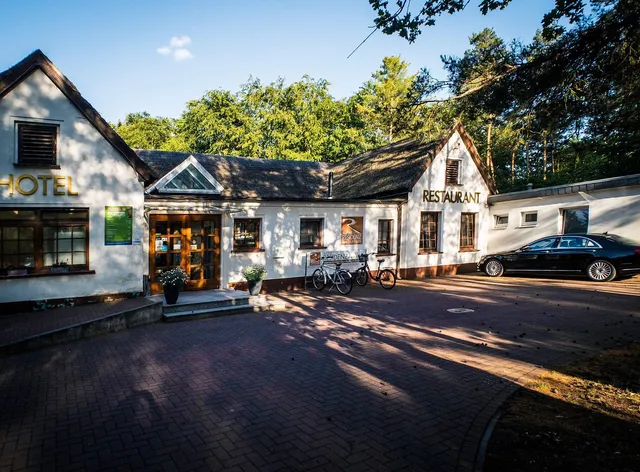 HUBERTUS - Kleine Residenz am Tierpark