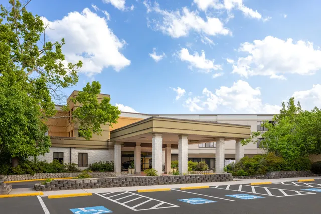 Holiday Inn Express Griffith Hall