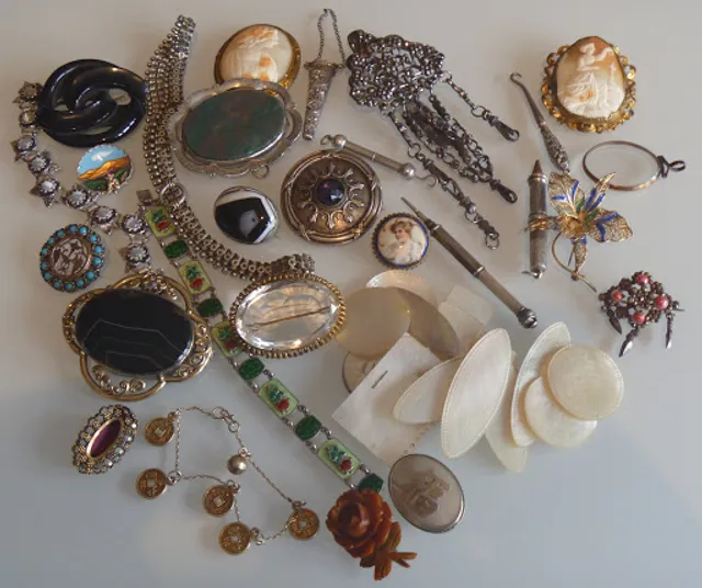 London Antique And Collectable