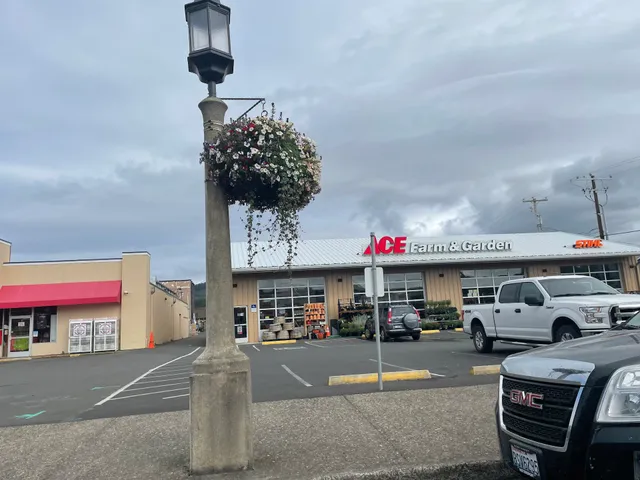 Seaside Ace Hardware