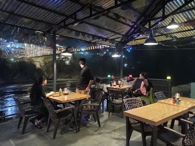 Lucky Hotel & Restaurant