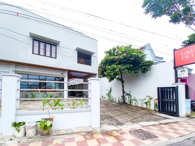 RedDoorz Plus Syariah @ Umyas Hotel near Terminal Anjuk Ladang Nganjuk