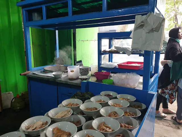 Sop Ayam pak Miin Klaten