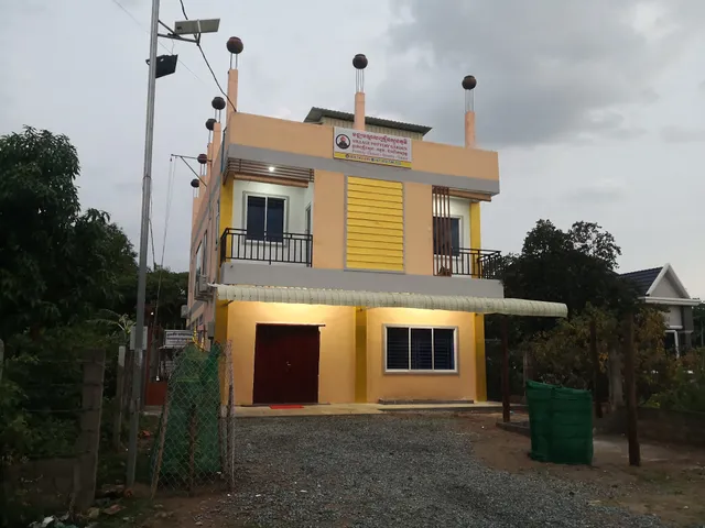 Village Pottery Garden Villa