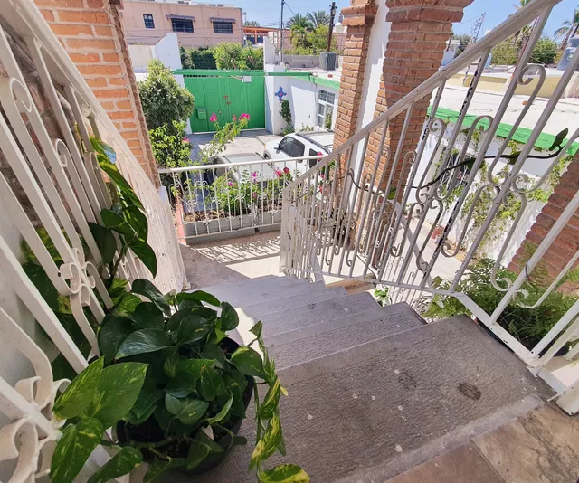 Adventure Inn La Paz