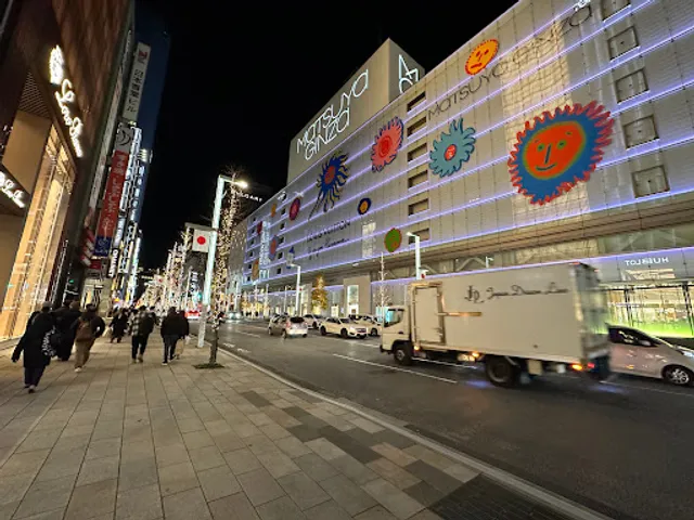 三井ショッピングパーク 銀座ベルビア館