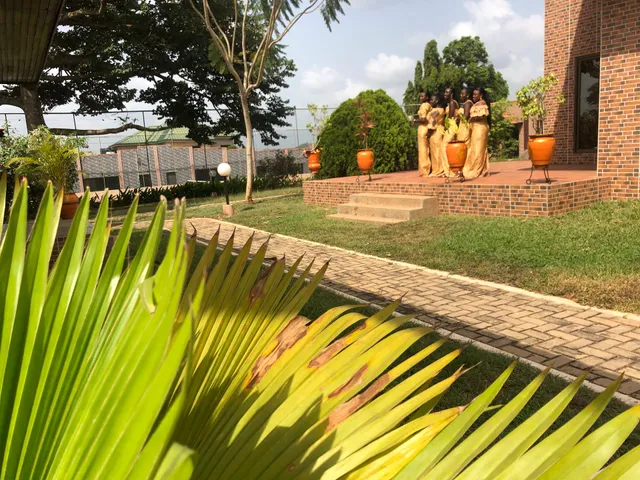 M & R Lodge, Mankessim