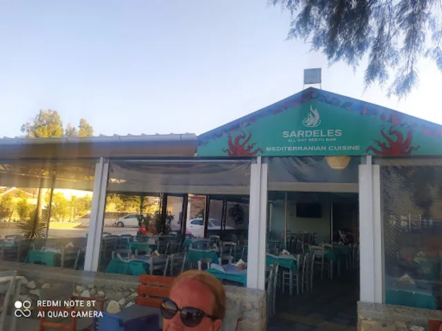 Sardeles