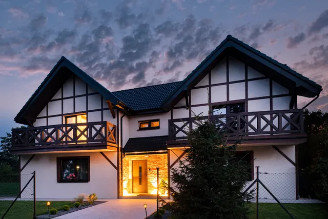 Rezydencja nad rzeką. Nowoczesne pokoje z łazienkami.