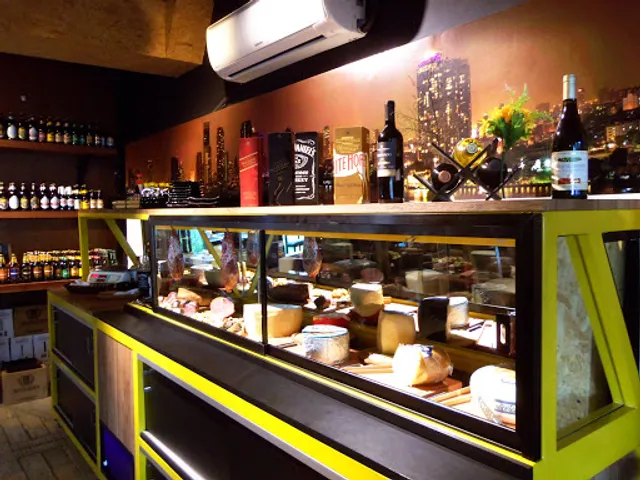 República Sushi Lounge