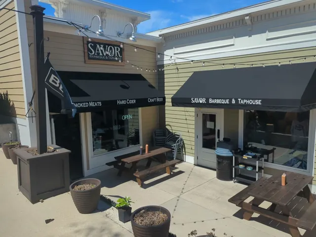 SAVOR BBQ & TAPHOUSE