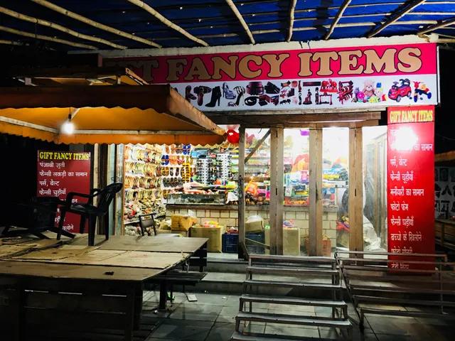 Fast Food Court Pinjore Garden