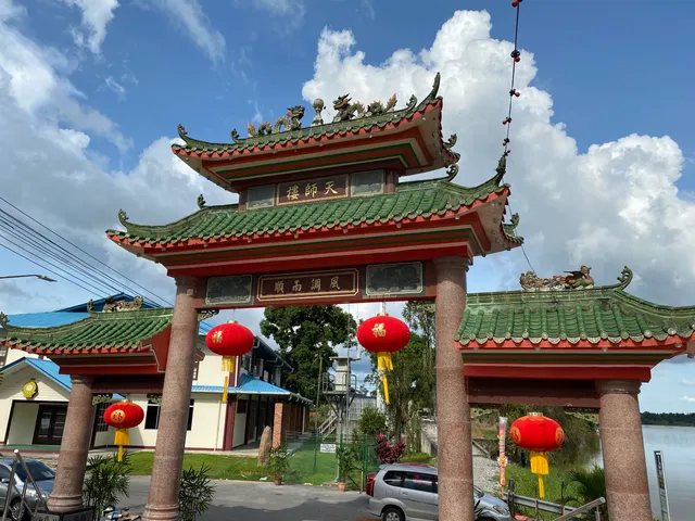 Guang Loong Temple 广龙宫