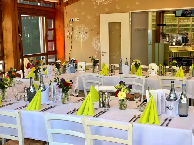 Bloom Restaurant & Cafe