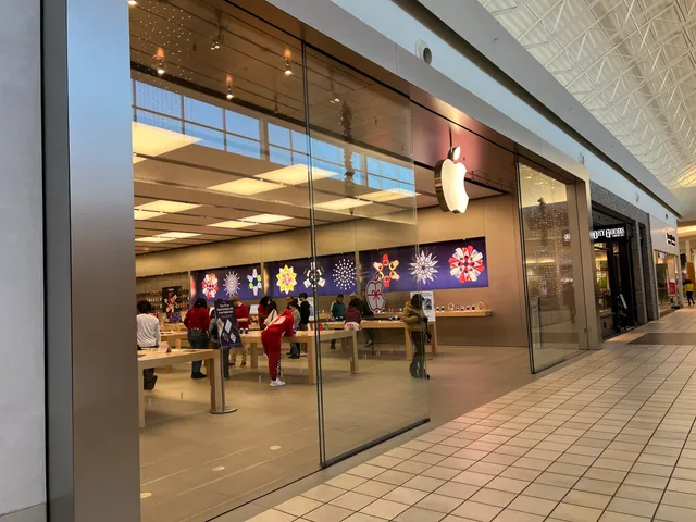 Northlake Mall