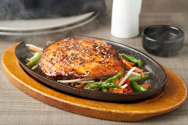 Ling & Louie's Asian Bar and Grill