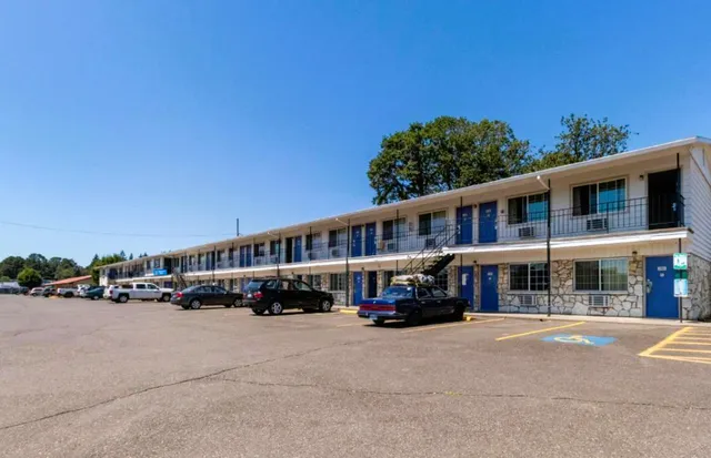 OYO Hotel St. Helens, OR