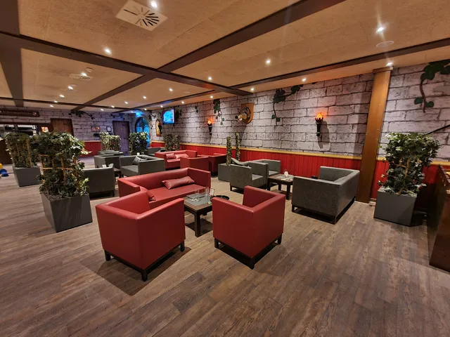Round table & Royal tavern